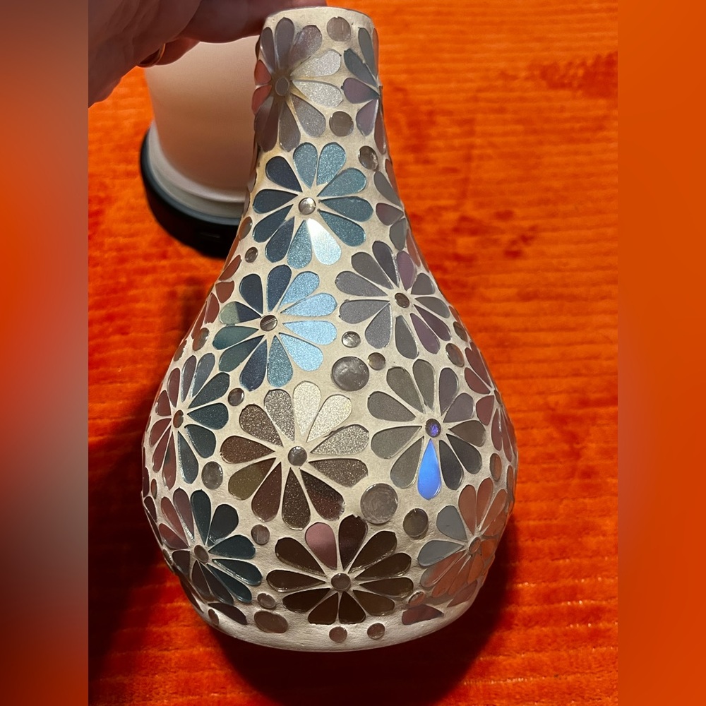 Scentsy Enrich Mosaic Floral Shade with Diffuser